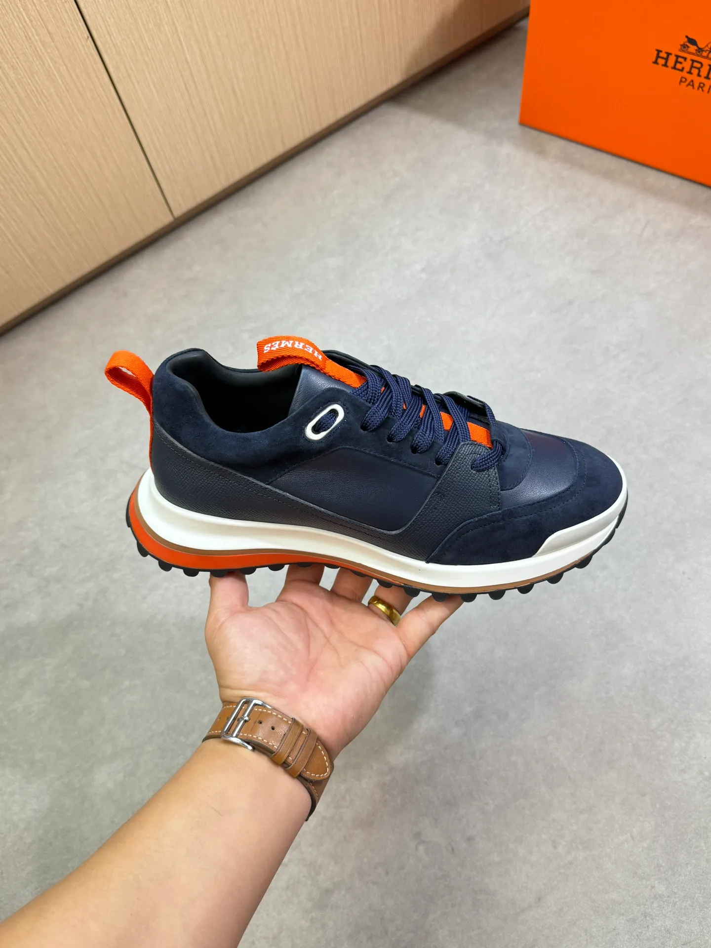 Men's shoes 💰740 [HERMES] Hermès - High-end quality original single casual sports shoes - Upper: 🔝 Nappa calfskin, palm-print cowhide, suede sheepskin leather, tongue. Heel. Brand logo webbing - Lining: brand canvas, foot pad; water-dyed cowhide - Outsole: ultra-light T men's shoes 💰U foam rubber; two-color molded outsole -Ultra-high quality control·Fine workmanship: highlighted (high-end·nobility·grade) -Size: 39-44 (38, 45, can be customized)·0118
